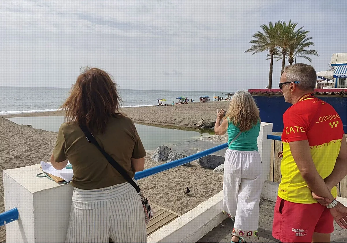 Reabren tres playas en Benalmádena sin aclarar aún la causa de la reacción en la piel de veinte bañistas