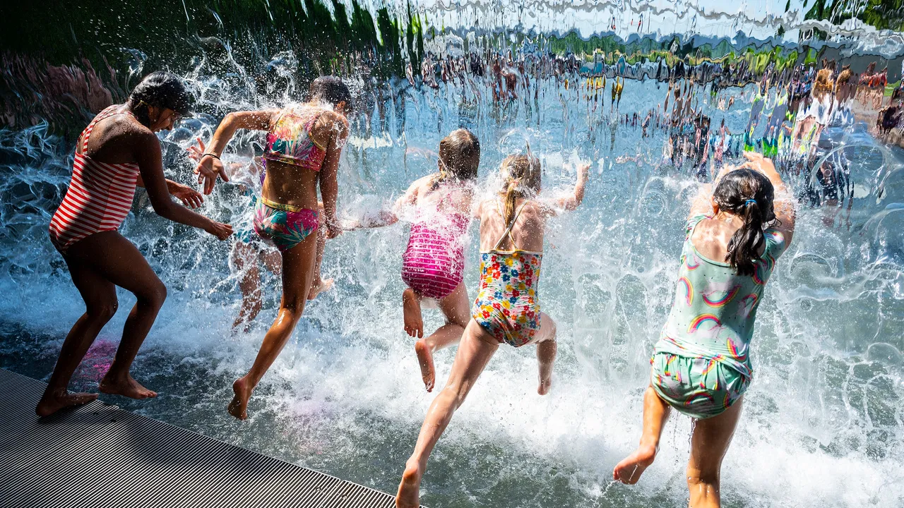Qué hacer para proteger a niños y bebés del calor extremo