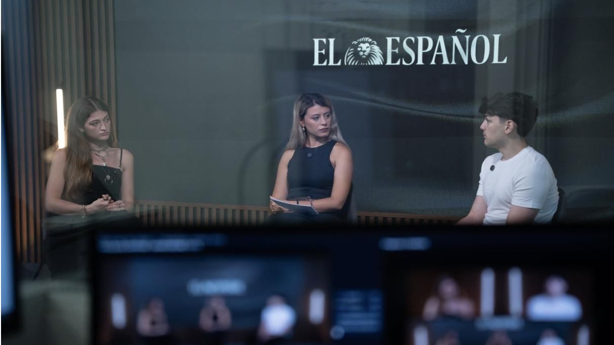 ¿Un periodista que sólo sabe escribir es un 'analfabeto'? Pues sí: las nuevas narrativas se imponen en la profesión