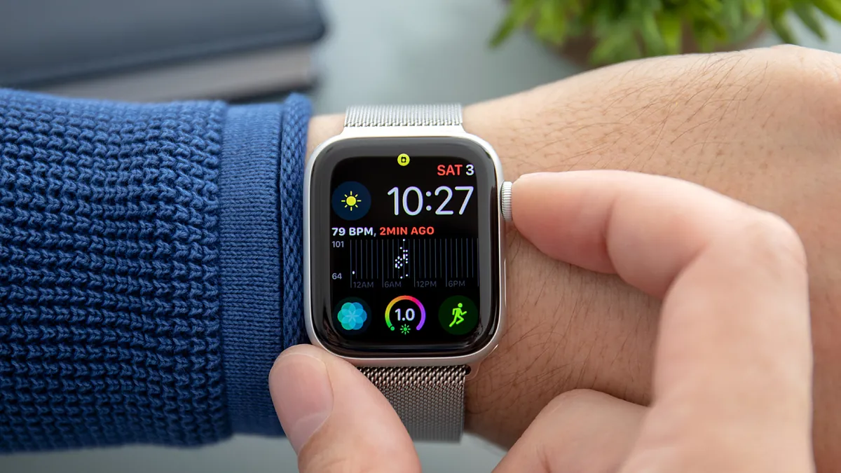 Los smartwatches han devuelto la esencia de los relojes cuadrados analógicos