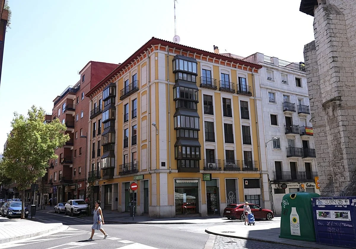 Rompe un dedo a un policía tras sorprenderle mientras orinaba en Valladolid