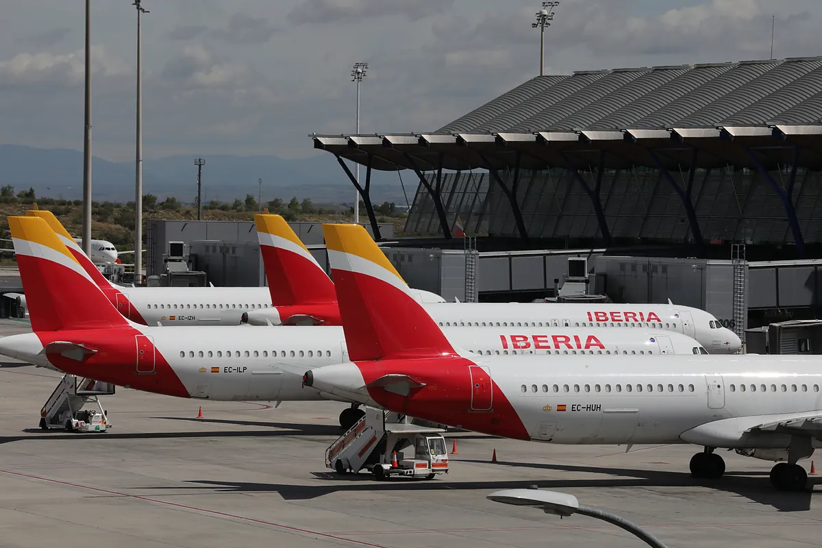 Las aerolíneas se resisten a bajar precios pese a la caída del combustible