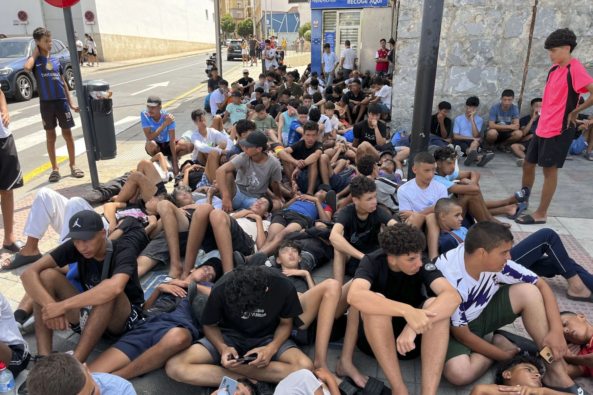 Interior cifra en más de 2.000 los menores migrantes identificados desde el 30 de julio