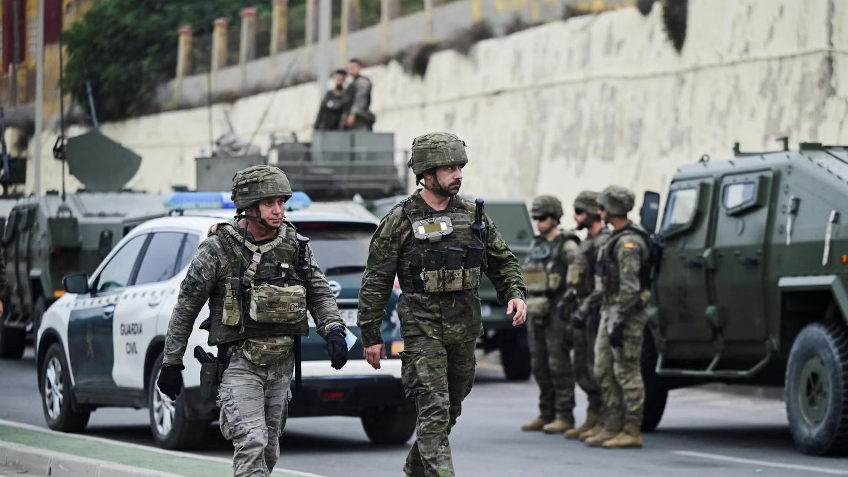 La base de Ceuta donde duermen los 14 militares con sarna: "Han fumigado, pero aún pueden aumentar los casos"
