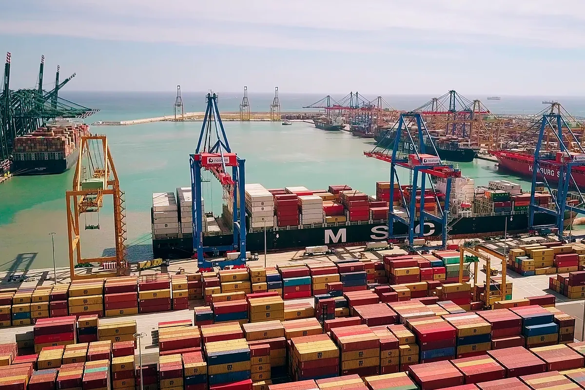 Las exportaciones resisten y vuelven a zona de máximos: 201.000 millones hasta junio