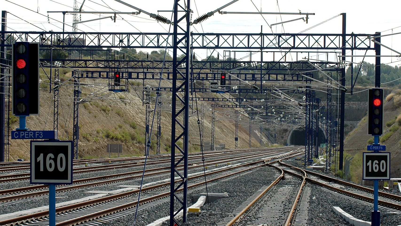 Adif, incapaz de bajar de las 1.000 averías diarias en la red de tren siete meses después del accidente de Adamuz