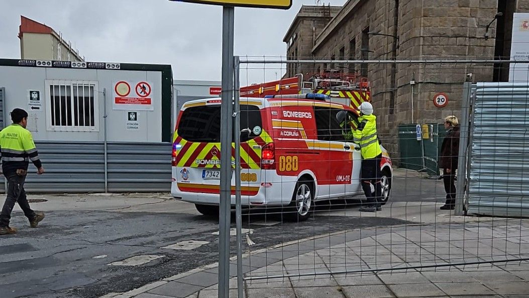 Alarma en la estación de A Coruña por el humo en un tren de Media Distancia