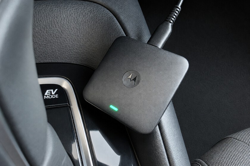 Usar Android Auto sin cable es mucho mejor. Solo hace falta un buen adaptador y el Motorola Drive MA2 lo es