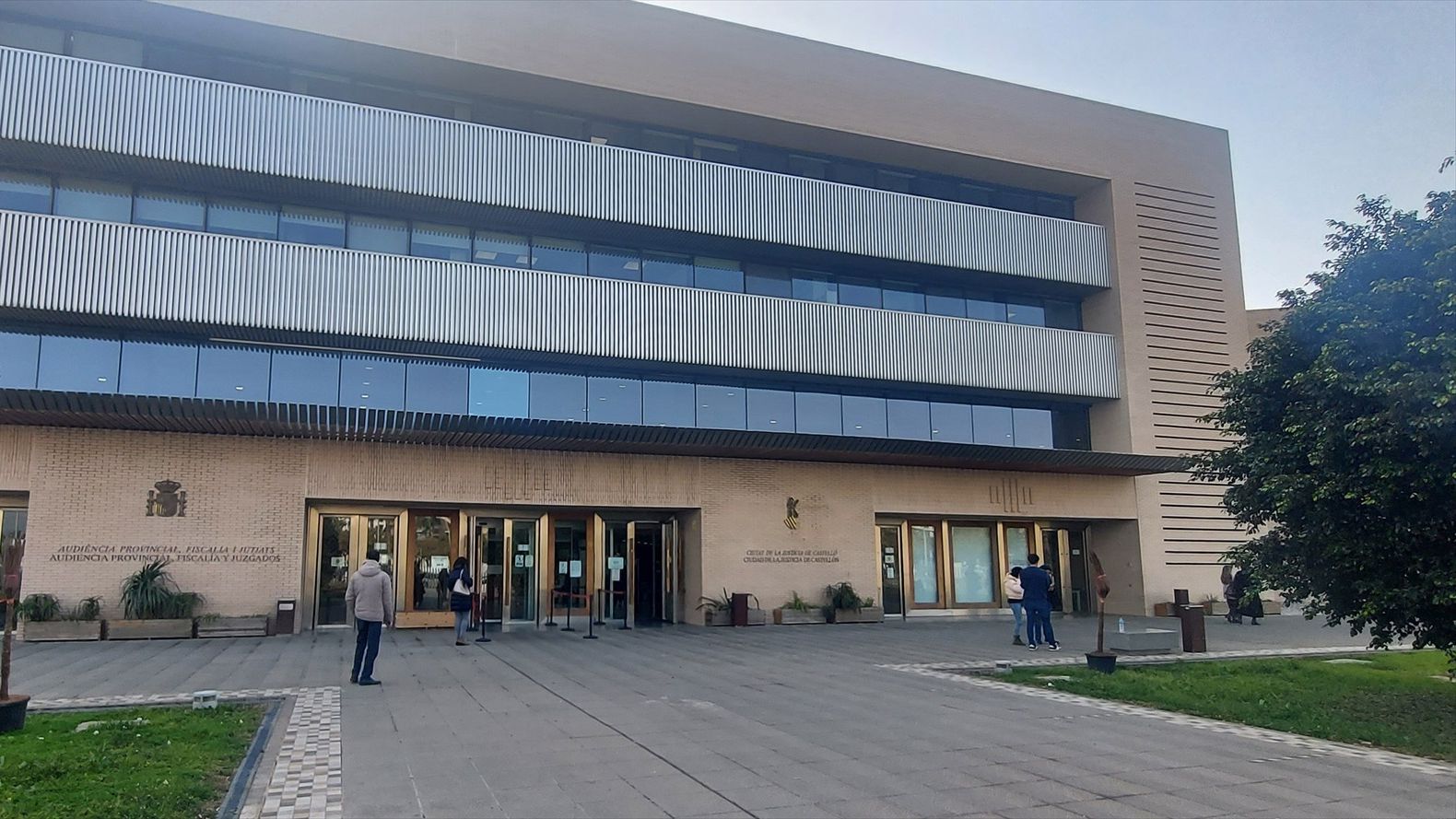 Condenado a más de 17 años de cárcel por agredir sexualmente a dos gemelas menores con las que convivía en Castellón