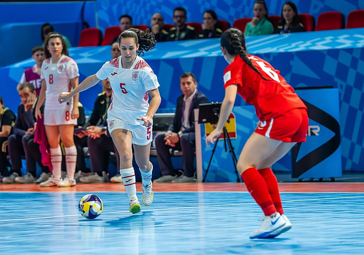 Ceci Zarzuela, una malagueña en el primer Mundial de fútbol-sala femenino