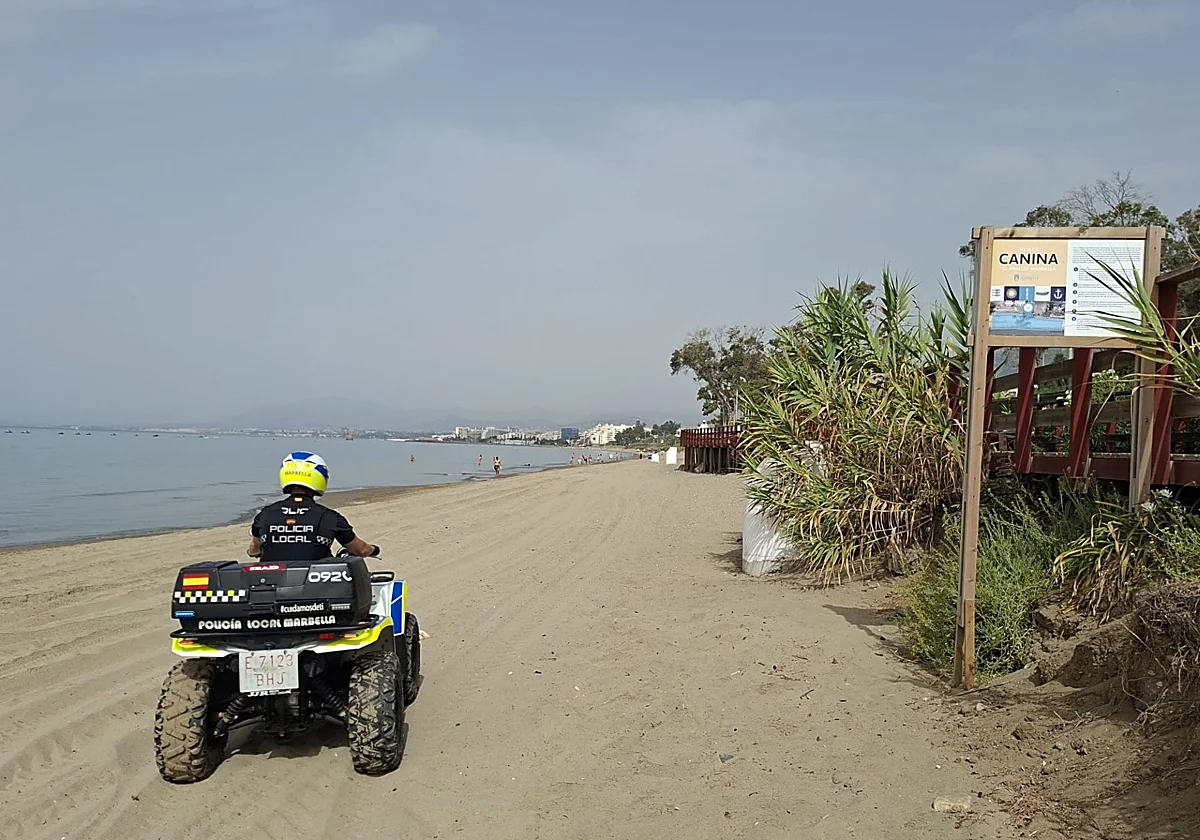 La Policía Local de Marbella mantiene un dispositivo con un centenar de efectivos para la vigilancia de las playas