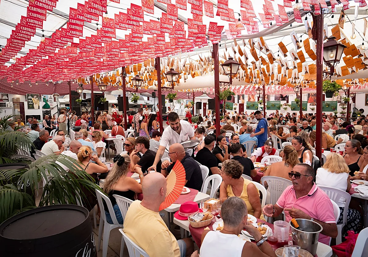 El Real Cortijo de Torres, una gran ciudad festiva con ambientes heterogéneos