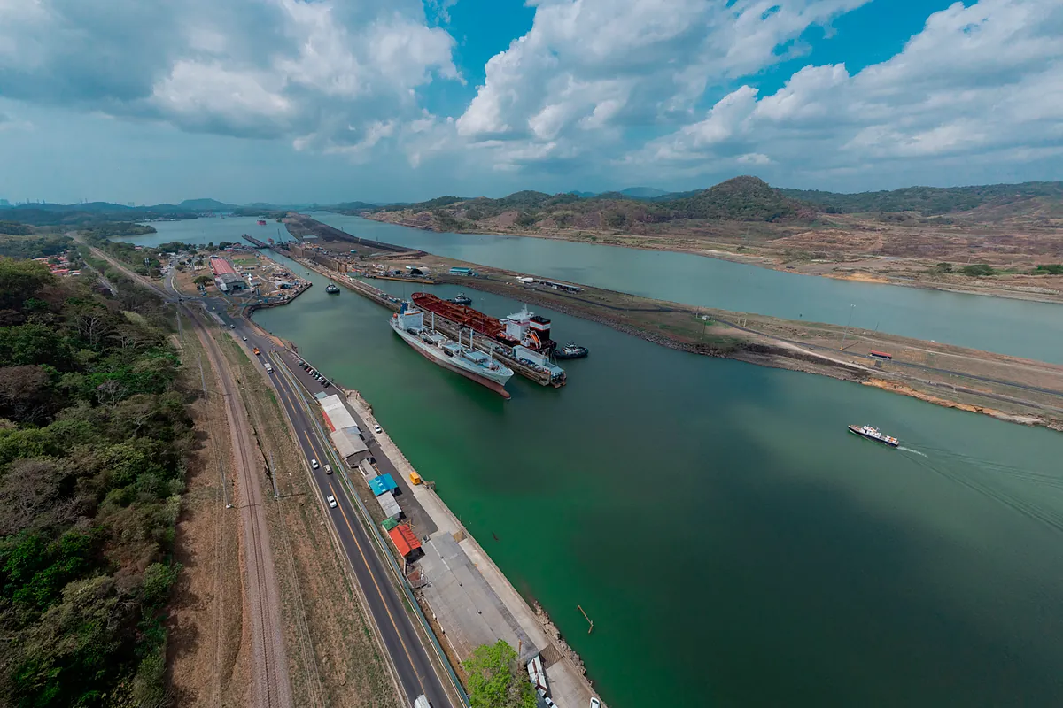CK Hutchison exige a Panamá 1.500 millones de dólares por su salida de las terminales del puerto