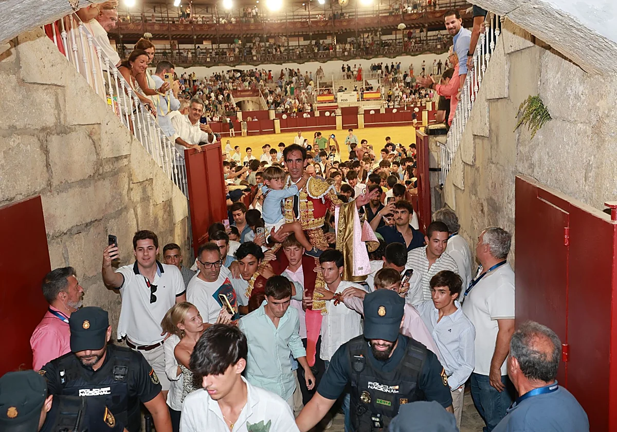 Puerta grande al valor y la firmeza de Fortes en Málaga