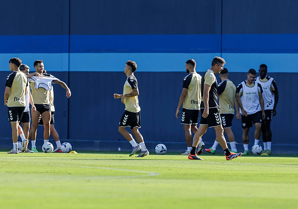 Gestión de cargas para Alfonso Herrero en el entrenamiento del Málaga del viernes
