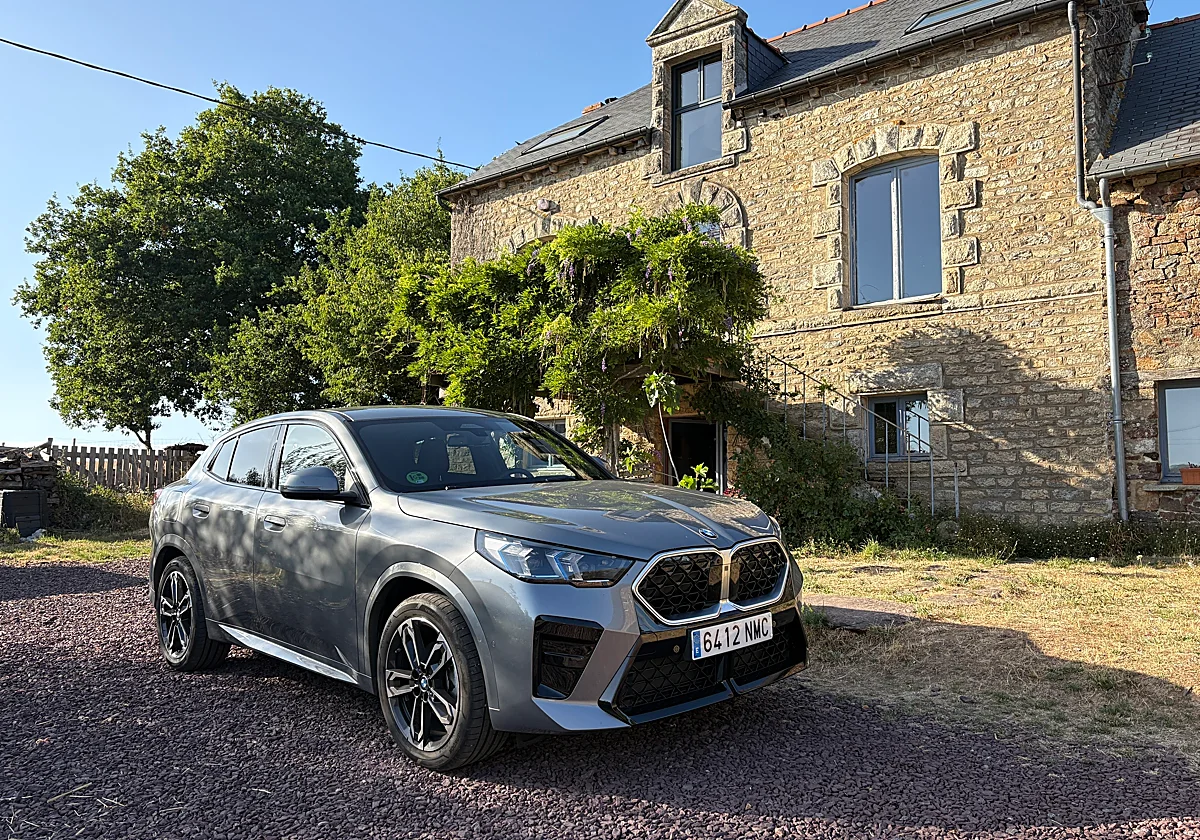 Cruzar Francia a bordo del nuevo BMW X2 sDrive 18d: De Barcelona a las costas de Bretaña y Normandía