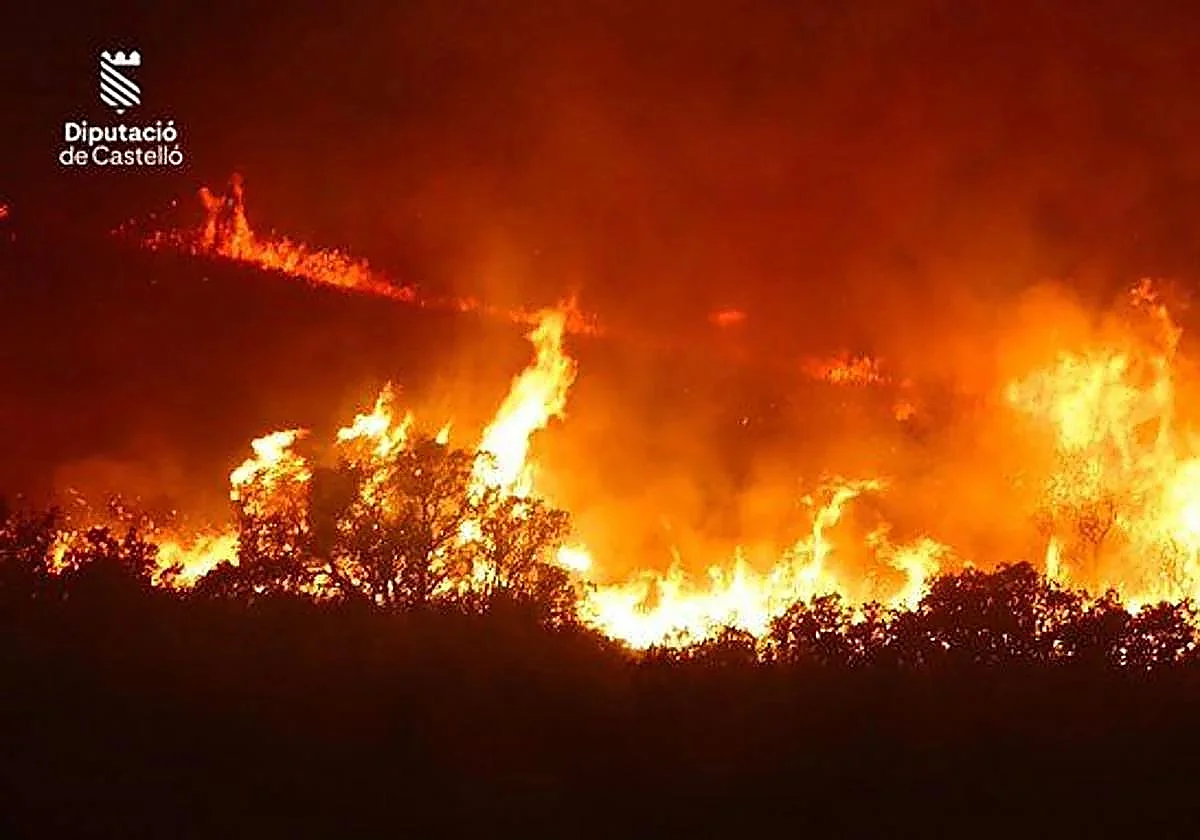 El fuego se ceba con la sierra Calderona en Castellón y deja ya tres puntos «peligrosos»