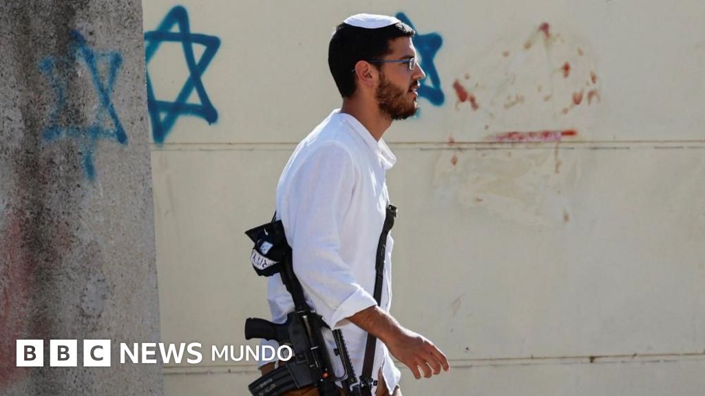 Israel desafía la condena internacional y permite el regreso de colonos a un asentamiento en Cisjordania evacuado hace 20 años