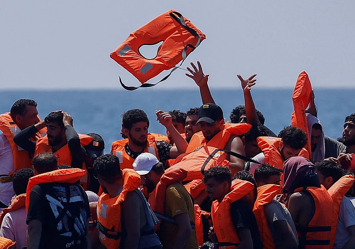 Meloni niega el «efecto bumerán» del pacto migratorio mientras crecen las devoluciones a Italia