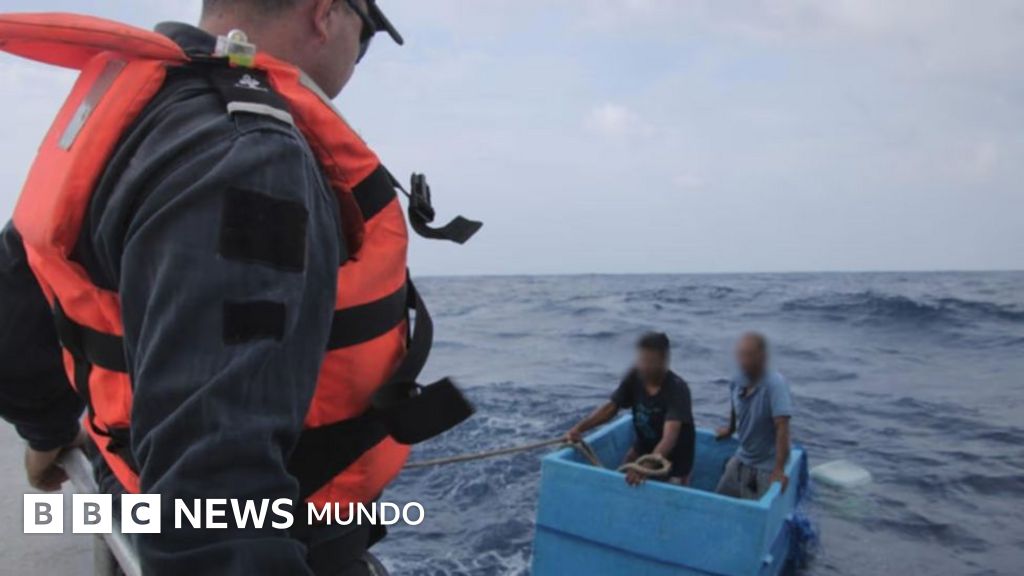Los pescadores rescatados en México tras pasar cinco días a la deriva en el mar aferrados a una hielera
