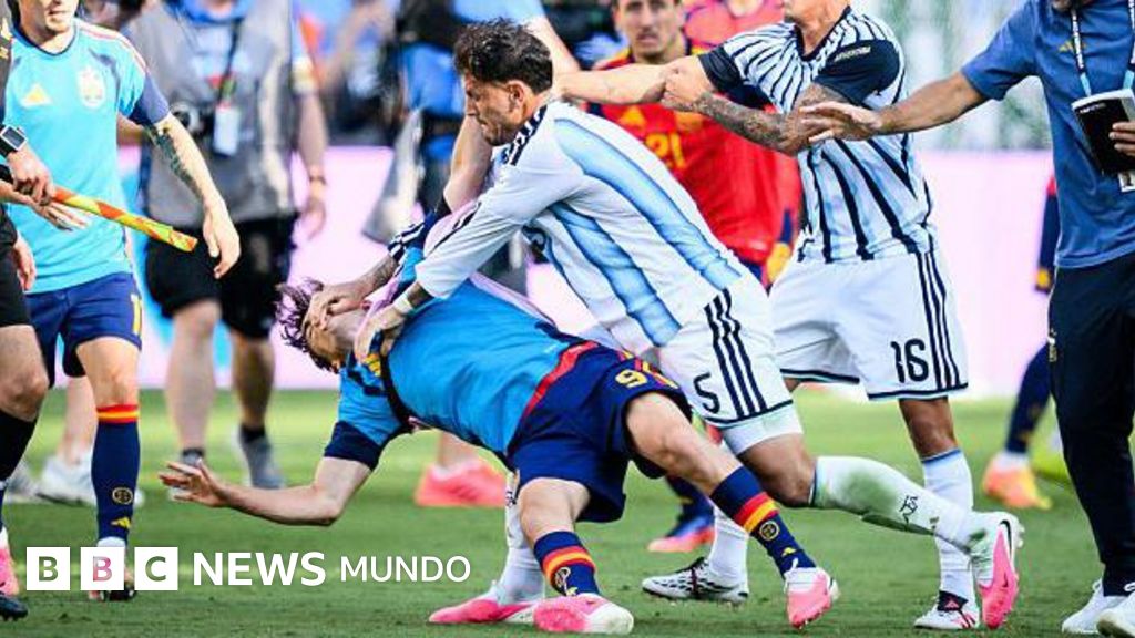 La FIFA sanciona con 10 partidos al argentino Leandro Paredes por el altercado tras la final del Mundial con España