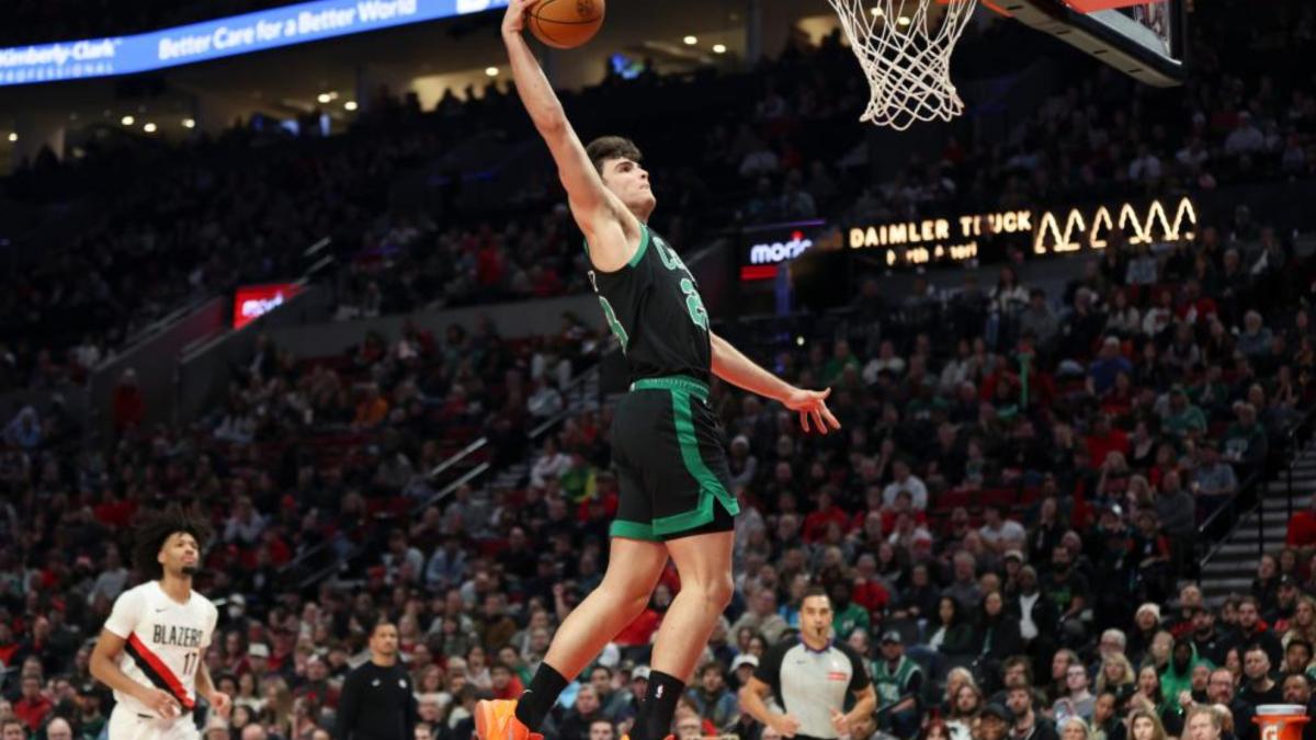 Hugo González se luce el día que Jaylen Brown 'caza' a Larry Bird