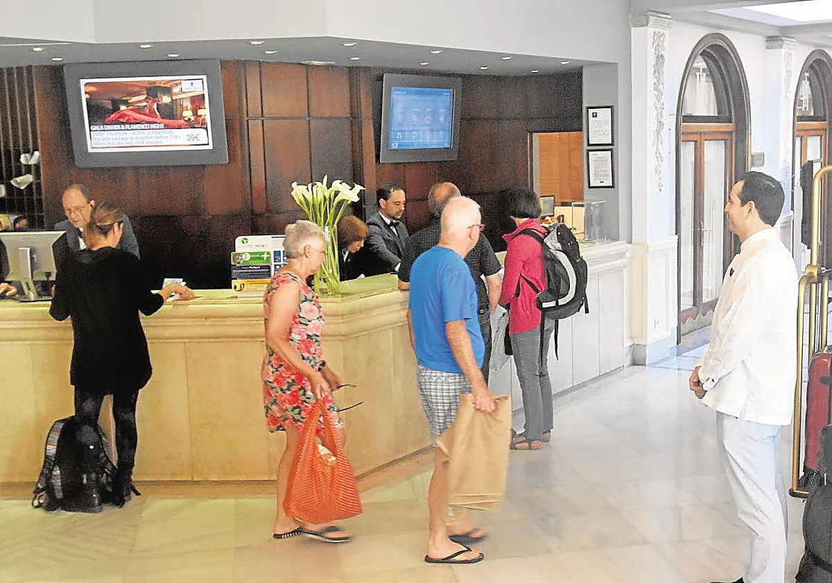 El turismo crece en Marbella un 13,6% y supera por primera vez en julio los niveles de 2019