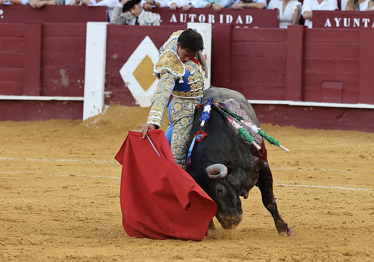 Fortes gana el Capote de Paseo a la mejor faena de la feria taurina de Málaga