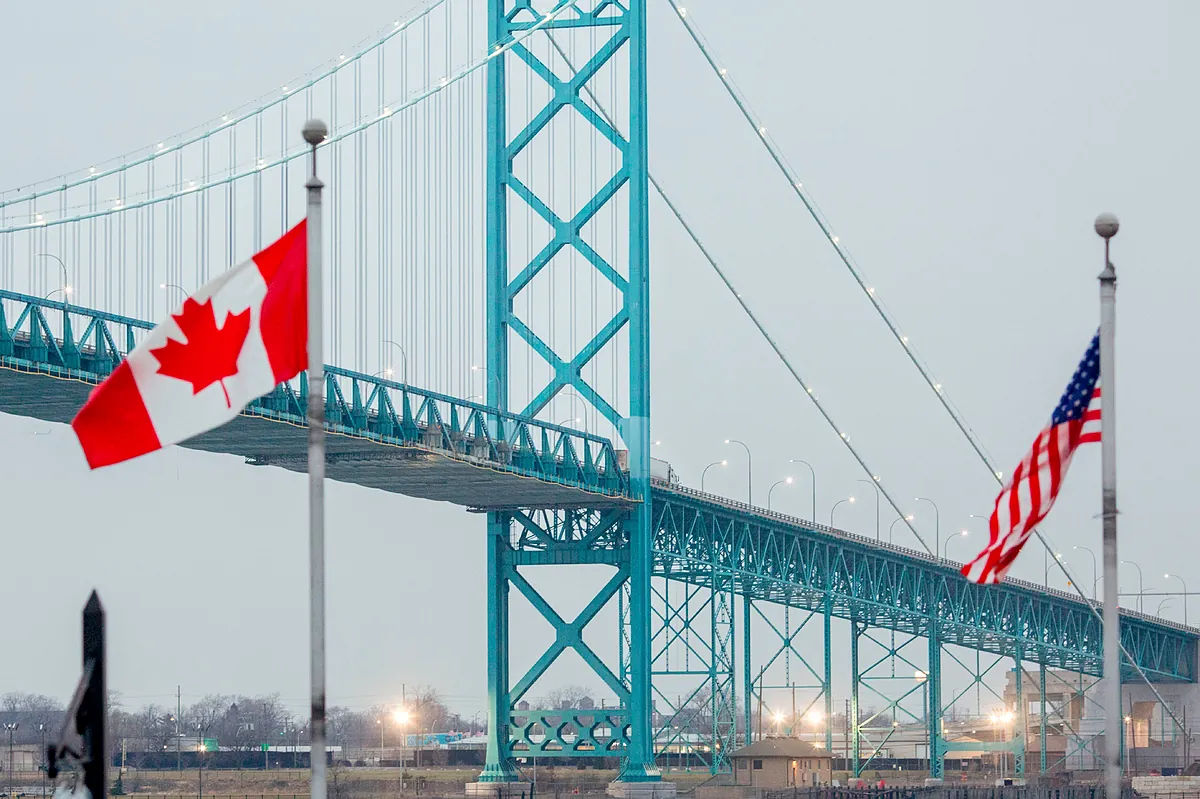 Trump, señalado por el coste al bolsillo de los estadounidenses de la guerra comercial con Canadá