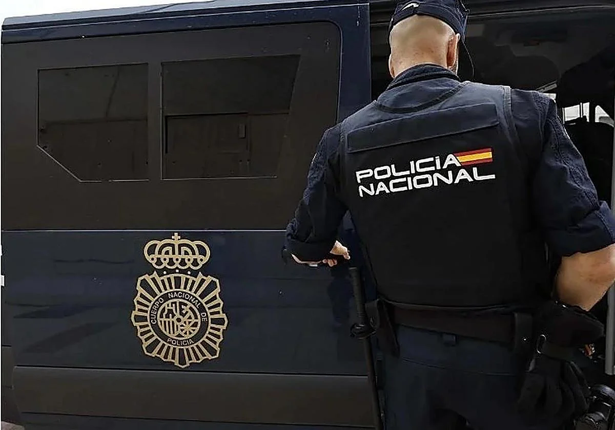 Detenidos dos menores acusados de dar una paliza a un hombre por pedirles que devolvieran un balón a sus hijos