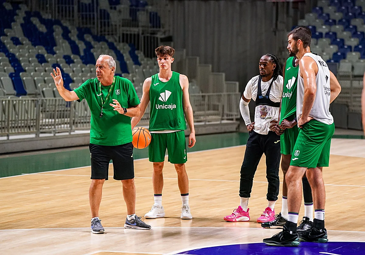 Primer día de entreno sin los internacionales cajistas