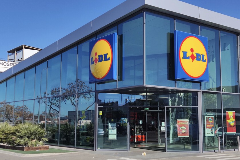 Lidl está agotando esta batería externa de carga rápida para hasta tres dispositivos (en dos colores) que sólo cuesta 9,99 euros