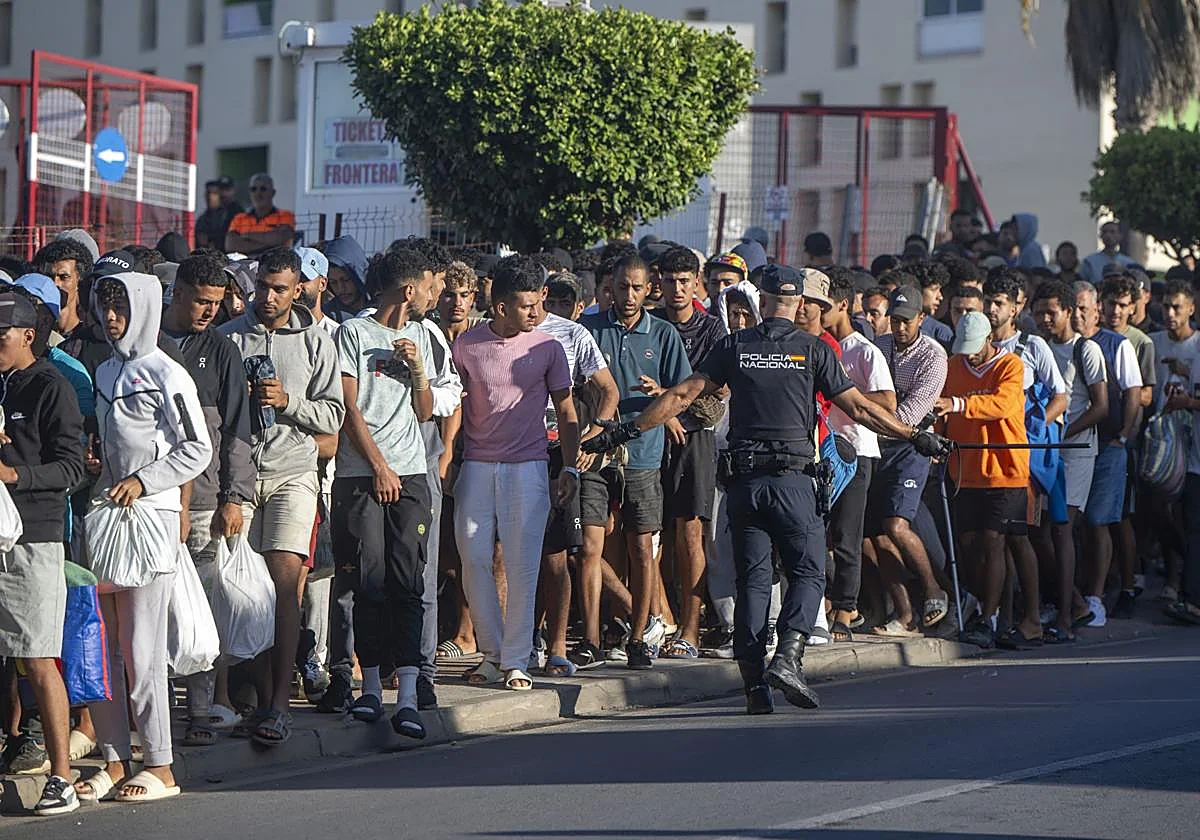 Junts advierte al Gobierno: Cataluña debe quedar excluida del reparto de menores de Ceuta