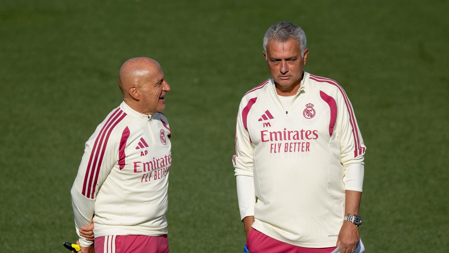 José Mourinho sale en defensa de Vinicius: "Es obvio el trato desigual que recibe con respecto a otros jugadores"