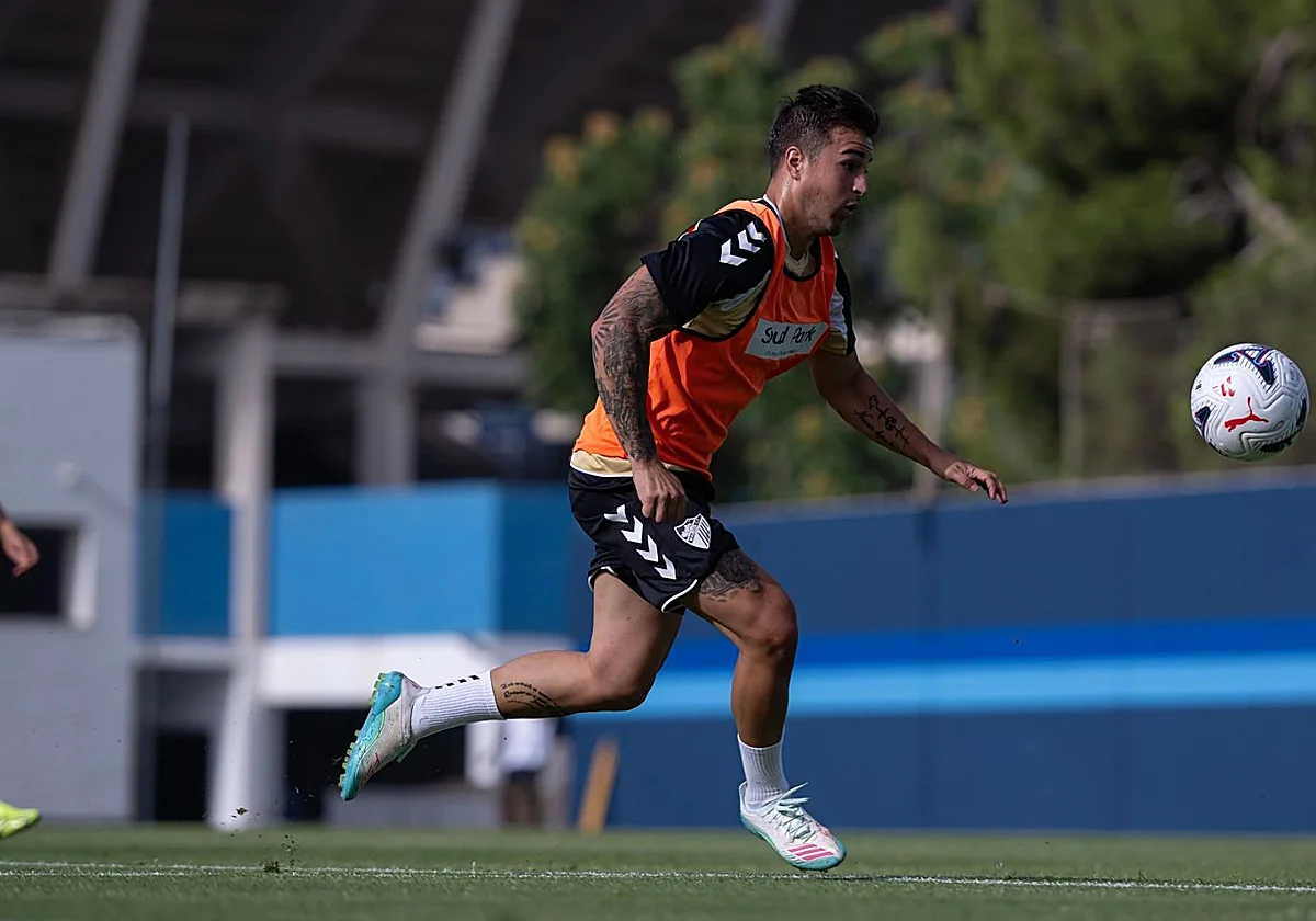 El Málaga y el Malagueño se entrenan juntos tras el partido del primer equipo contra el Deportivo