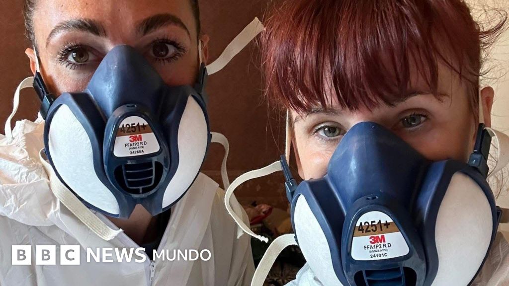 Por qué nos sentimos tan atraídos por los videos sobre limpiezas de casas de acumuladores compulsivos