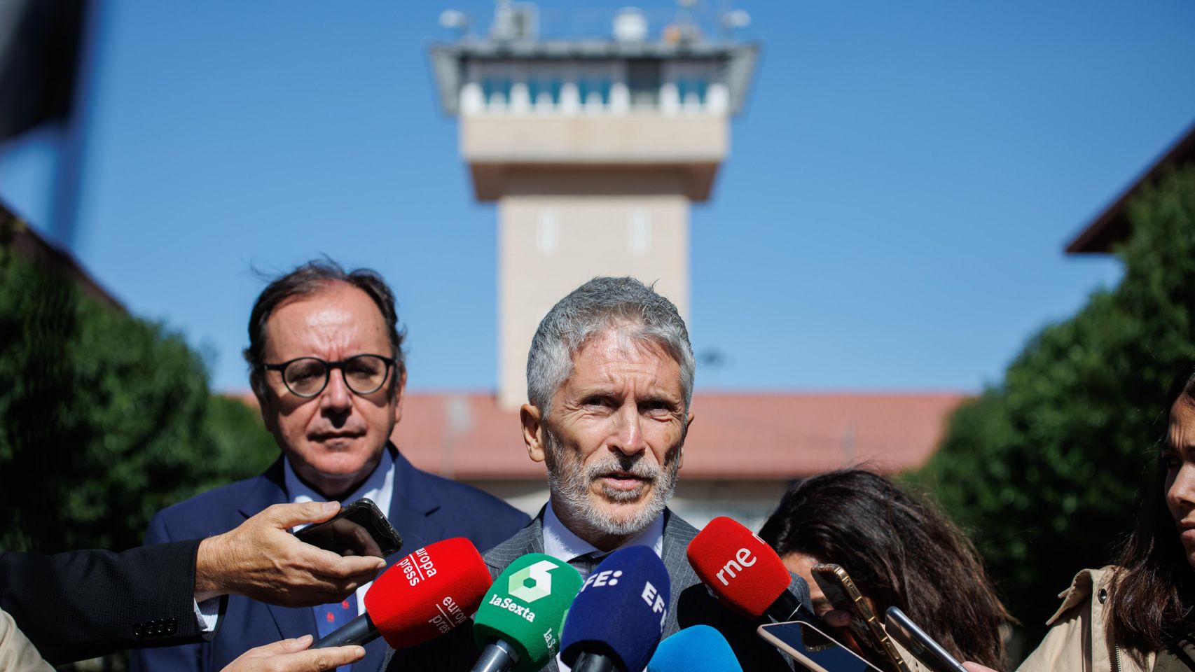 Interior gasta casi 4 millones en maletas antidrones para las cárceles con equipos que sólo funcionan 5 horas seguidas