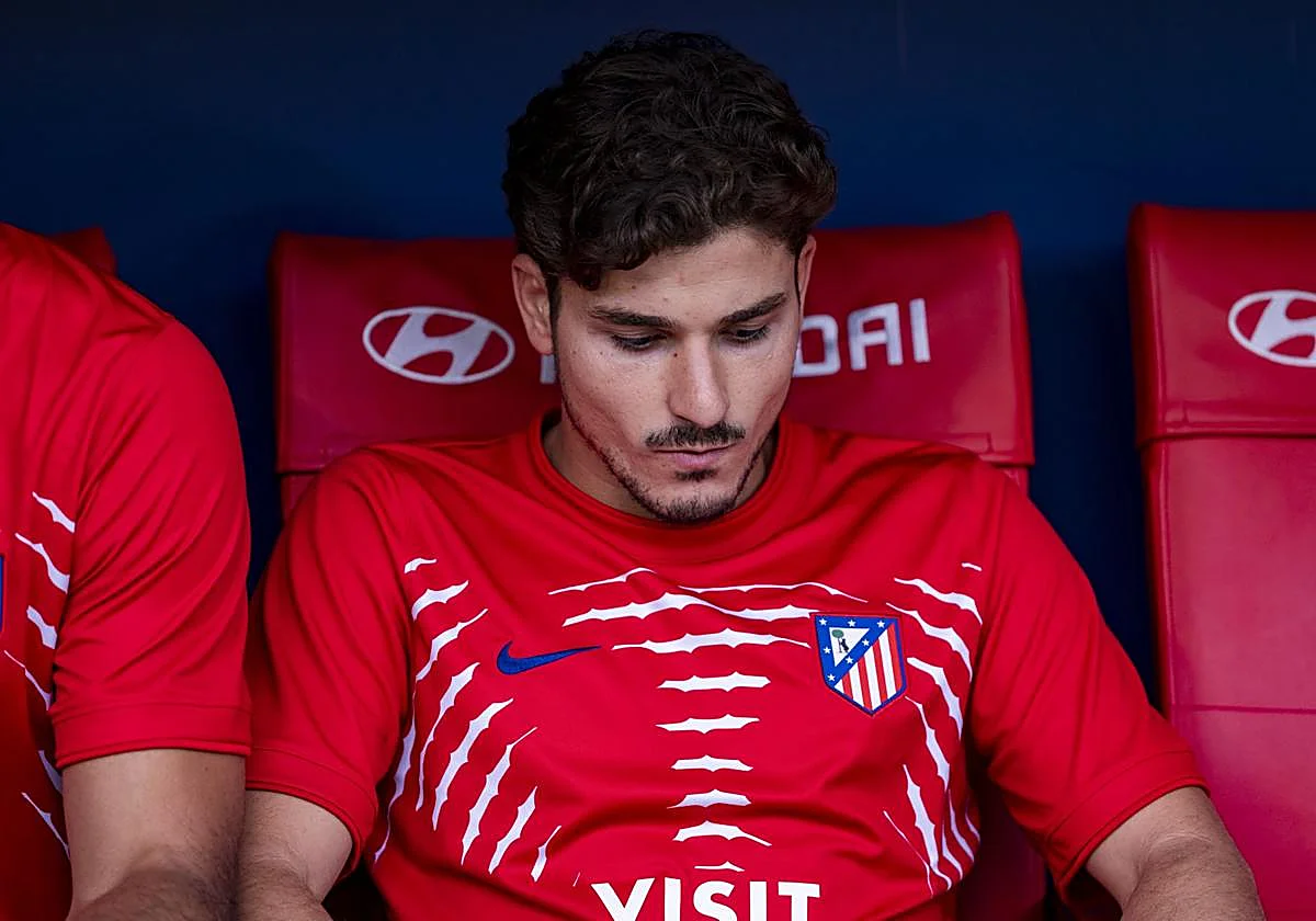 Julián Álvarez sigue tensando la cuerda: baja en el entrenamiento del Atlético por una indisposición