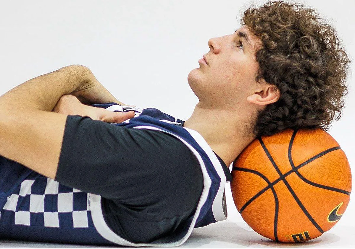 García Karpenko regresa a casa tras hacer historia con su 'high school' en Estados Unidos