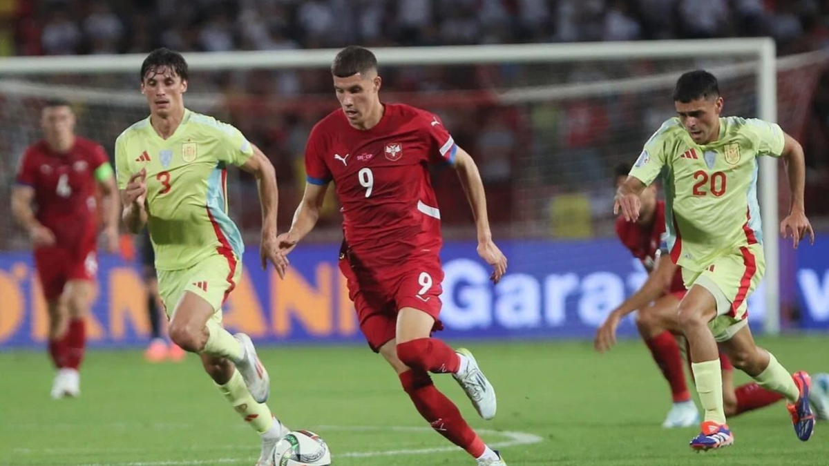 Ratkov se acerca al Sevilla