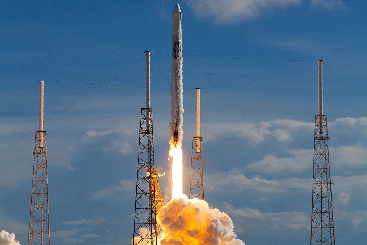 SpaceX reta a la física con sus centros de datos en el espacio