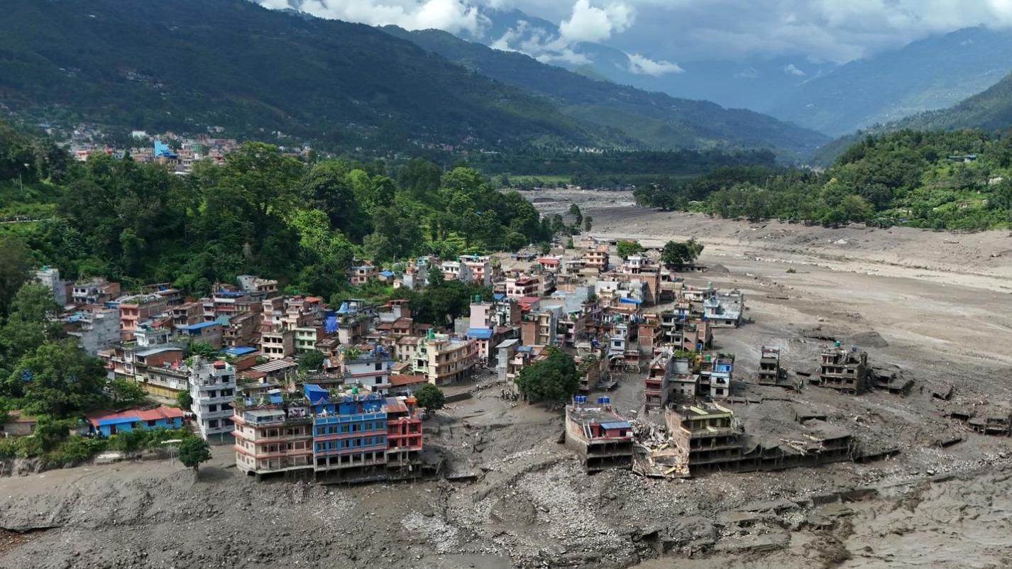 Un terremoto en el Himalaya provoca una riada que deja 55 muertos y 403 desaparecidos entre Nepal y Tíbet