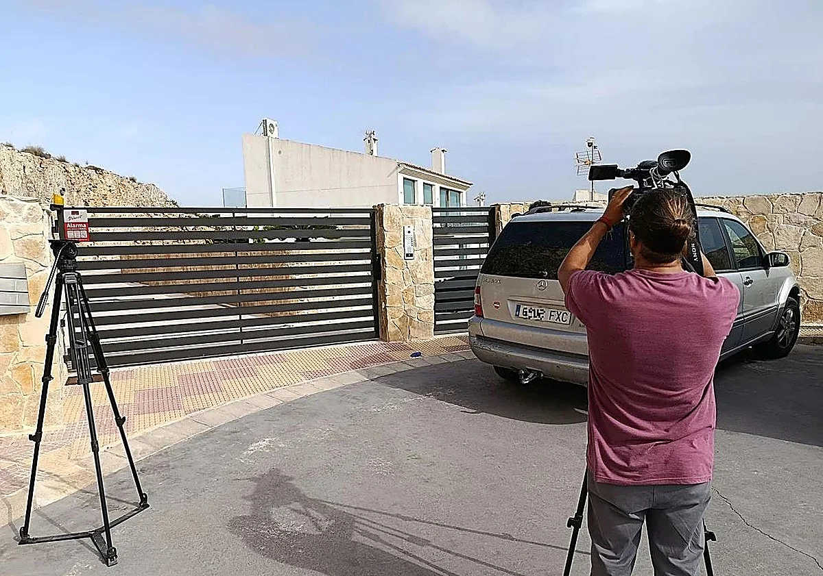 Los vecinos de la urbanización de lujo de Cullera, perplejos ante el macabro hallazgo de los dos cadáveres