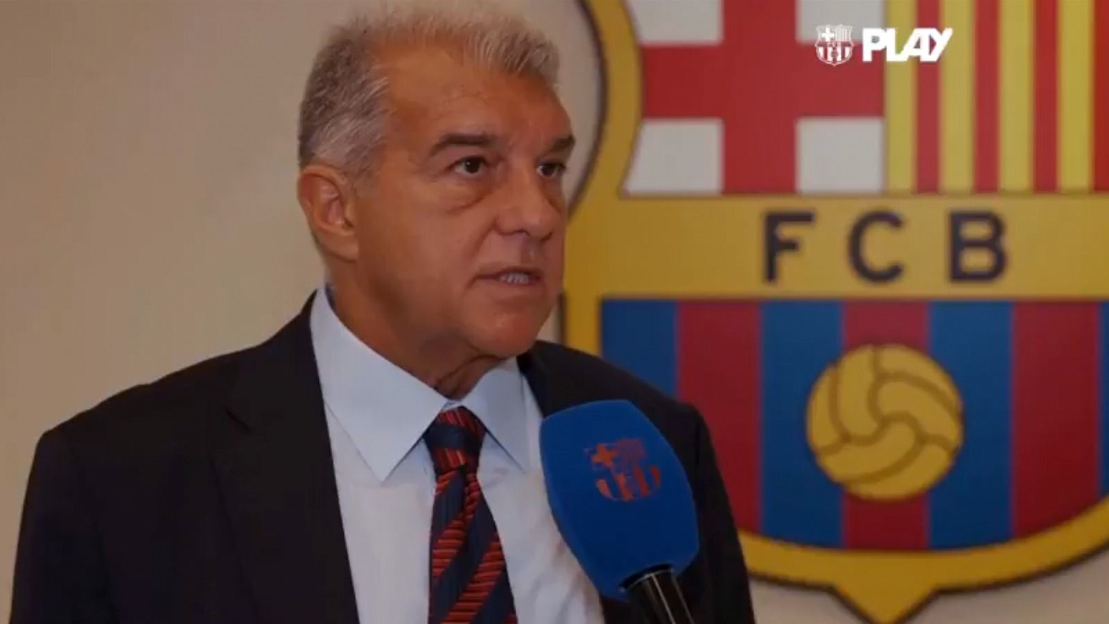 El Barça renuncia a homenajear a los campeones del mundo para no molestar a los 'indepes' que claman contra la Policía