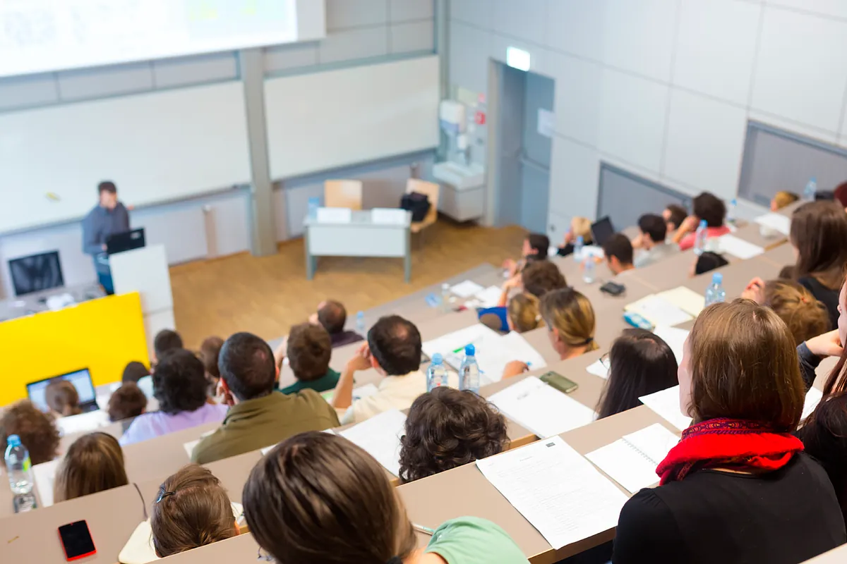 Los estudiantes internacionales en España aportan 8.300 millones a la economía