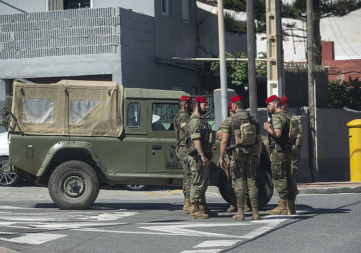 Detenidos doce migrantes tras apedrear a cuatro militares en Ceuta