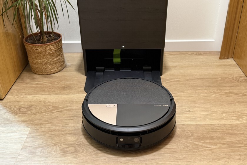 Roomba Max 775 Combo, análisis: este robot aspirador es tan infalible con el pelo que estoy pensando tener otro perro en casa