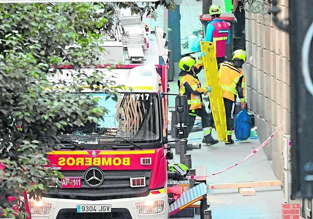 Muere uno de los operarios atrapados en un edificio derrumbado en Huesca