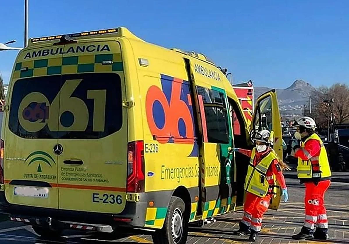 Muere un hombre de 48 años tras caer un camión desde un puente en Cala