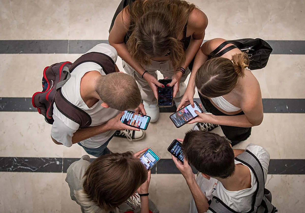 ¿Funcionarán las nuevas medidas de Instagram y Facebook para proteger a los adolescentes?